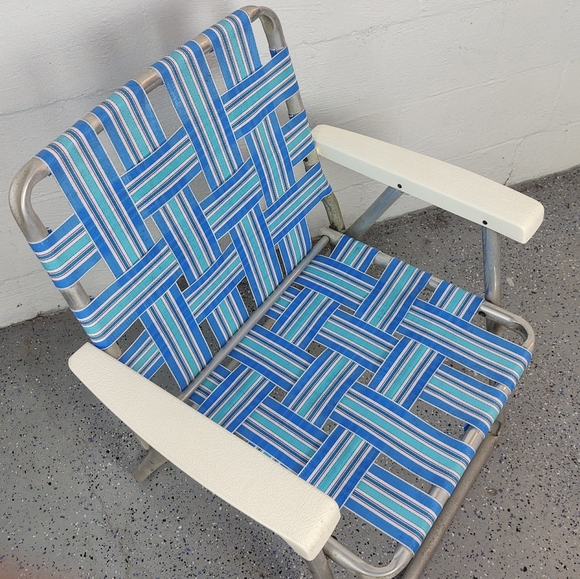 Vintage Webbed Lawnchair - Picture 3 of 5